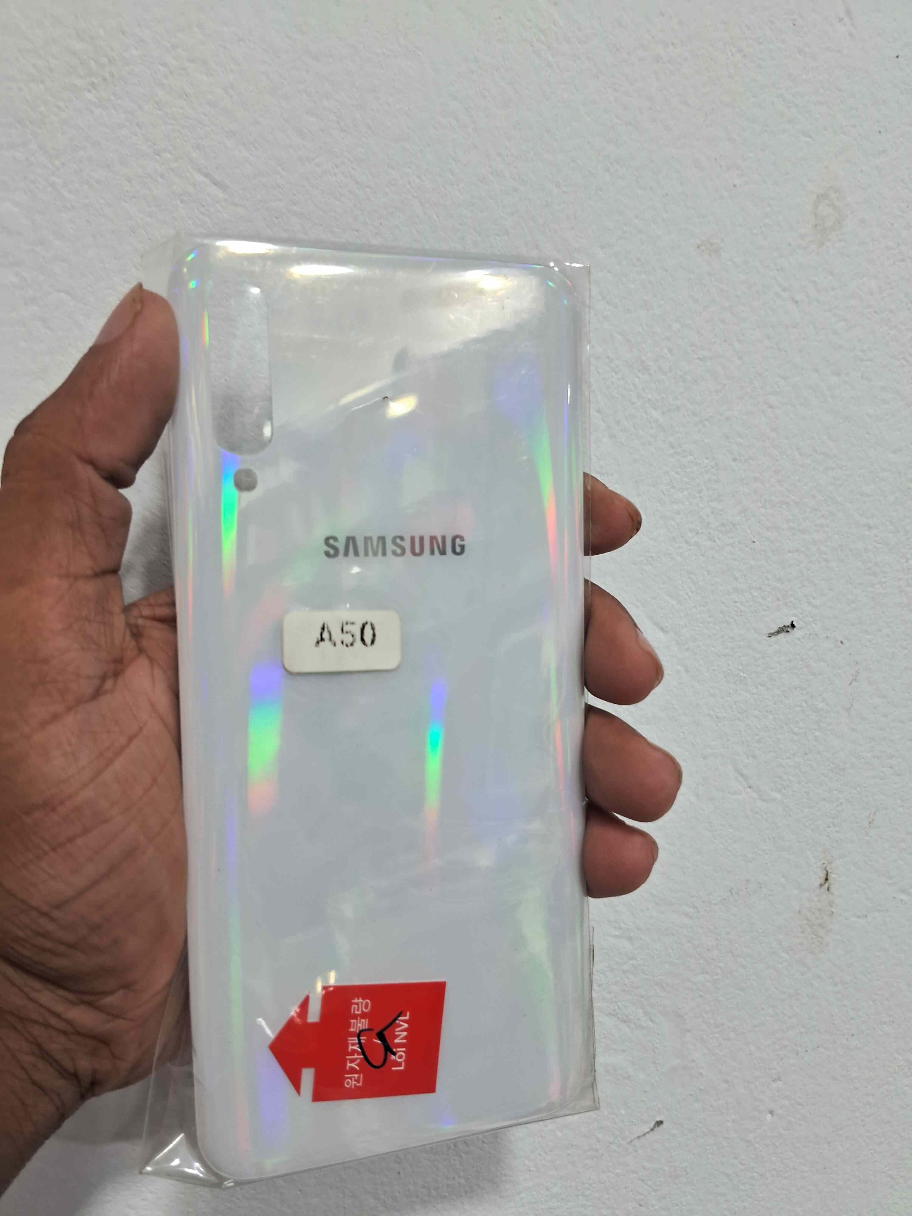 Samsung A50 Backsell Price In Bangladesh (কামাল টেলিকম ) আব্দুল মান্নান সেন্টু মার্কেট,দোকান-২১৭,৩য় তলা চাঁপাইনবাবগঞ্জ
